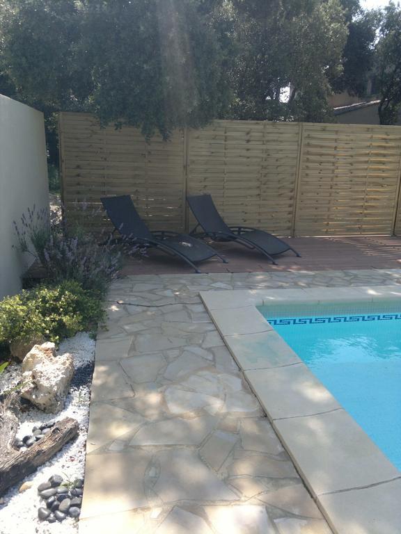 A L'Est D'Uzes Vila Saint-Siffret Exterior foto
