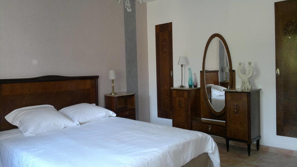 A L'Est D'Uzes Vila Saint-Siffret Quarto foto